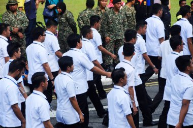 KUALA LUMPUR, MALAYSIA - 31 AĞUSTOS 2019: Malezyalı doktorlar Malezya 'nın Bağımsızlık Günü kutlamaları sırasında yürüyüş ve yürüyüş yapıyorlar.