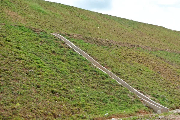 Permanente Helling Bescherming Met Het Natuurgras Met Behulp Van Hydrozaadmethode — Stockfoto