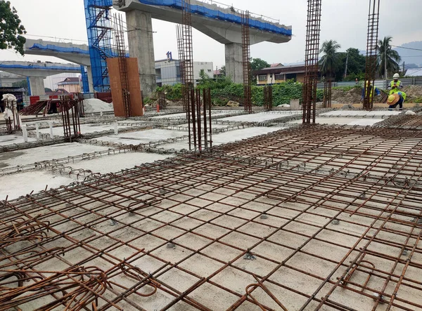 Kuala Lumpur Malaysia November 2020 Building Floor Slab Construction 建筑工人制造木材模板并安装钢筋 — 图库照片