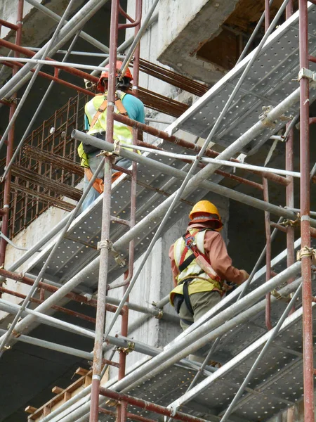 Seremban Malaysia Septembro 2016 Trabalhadores Construção Civil Que Usam Arneses — Fotografia de Stock