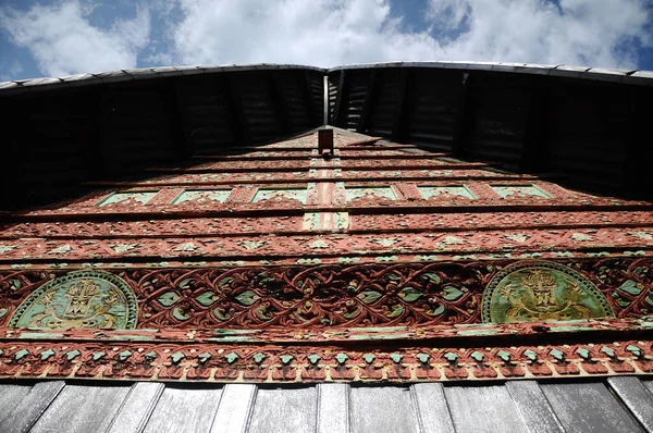 Sumatera Indonesia June 2014 Traditional Colorful Wood Carving Detail Surau — Stock Photo, Image