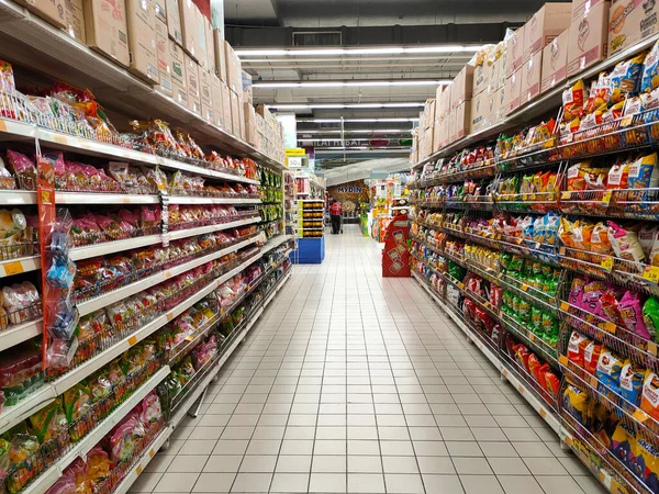 Seremban Malaysia March 2021 Hypermarket 식료품들 매표소와 지급품에 진열되어 활자와 — 스톡 사진