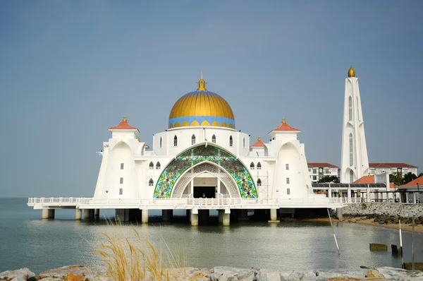 Mesquita do Estreito de Malaca (Masjid Selat Melaka) em Malaca — Fotografia de Stock