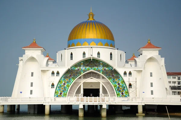 马六甲海峡清真寺 (清真寺海峡马六甲) 在马六甲 — 图库照片