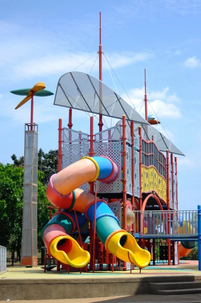 Дитячого ігрового майданчику сад озера Cyberjaya, Малайзія — стокове фото