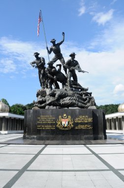 Tugu Negara Malezya aka Ulusal Anıtı