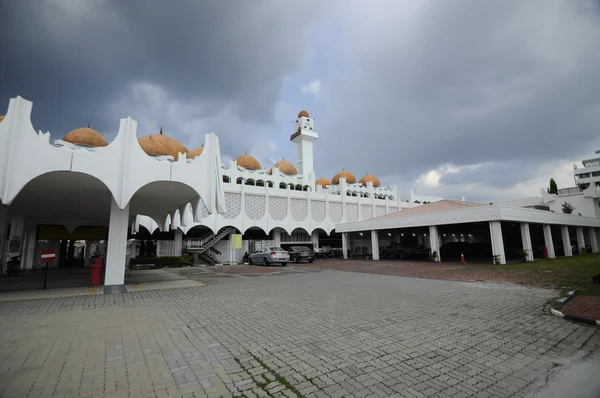 Mesquita do Estado de Perak em Ipoh, Perak, Malásia — Fotografia de Stock