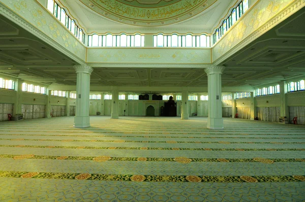 Interior da Mesquita Estadual de Perak em Ipoh, Perak, Malásia — Fotografia de Stock