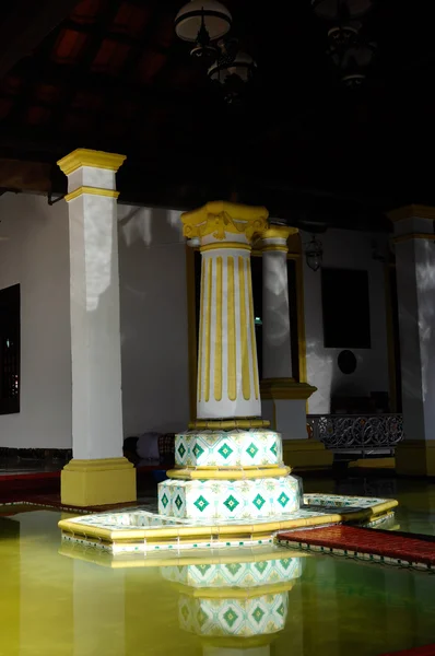 Ablução tradicional em Masjid Kampung Hulu em Malaca, Malásia — Fotografia de Stock