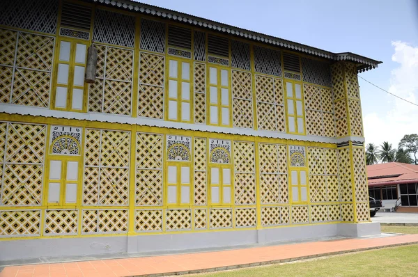 Mešita Ihsaniah Iskandariah ve městě Kuala Kangsar — Stock fotografie