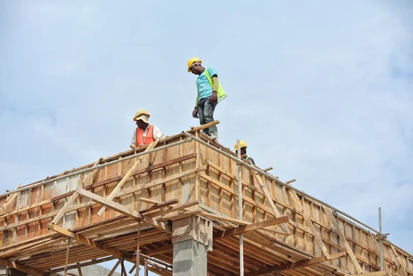 Çatı kiriş ve döşeme Kalıp yapısı