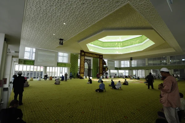 Intérieur de la mosquée Raja Haji Fi Sabilillah alias Cyberjaya Mosquée à Cyberjaya, Malaisie — Photo