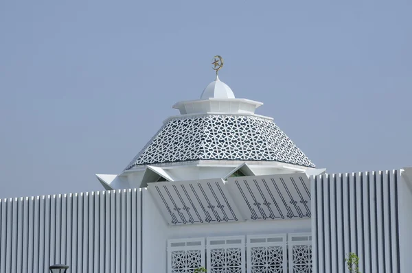 Мечеть Раджа Хаджи Фи Сабилилла также известна как Мечеть Киберджая в Киберджайе, Малайзия — стоковое фото