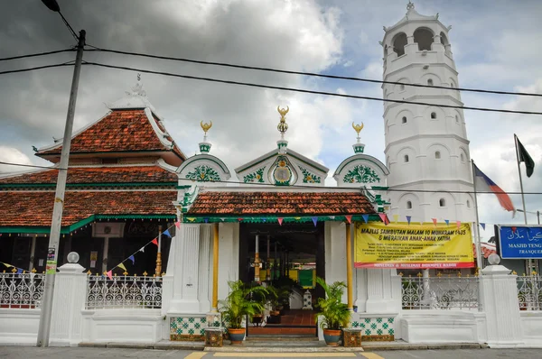Tranquerah mešita nebo Masjid Tengkera v Malacca, Malajsie — Stock fotografie