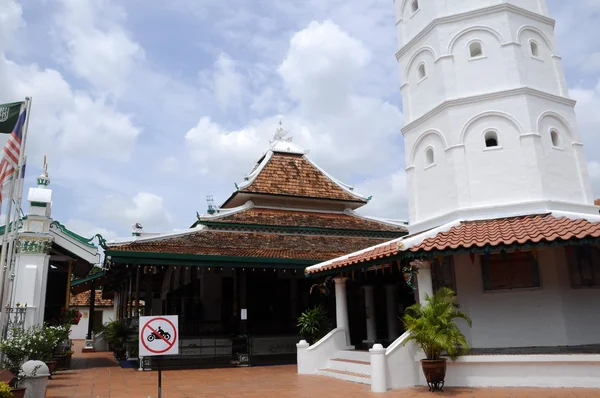 Tranquerah moskee of Masjid Tengkera in Malakka, Maleisië — Stockfoto