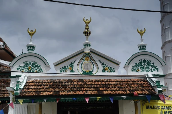 Vstupní oblouk Tranquerah mešita nebo Masjid Tengkera v Malacca, Malajsie — Stock fotografie