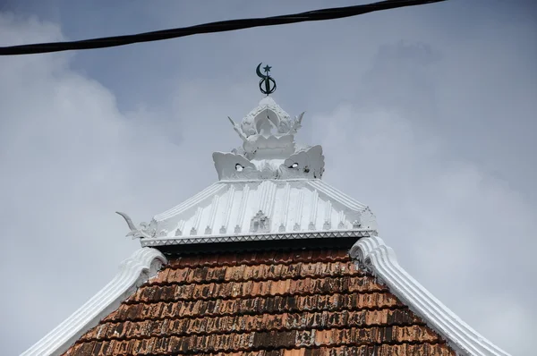 Pináculo da Mesquita Tranquerah ou Masjid Tengkera em Malaca, Malásia — Fotografia de Stock