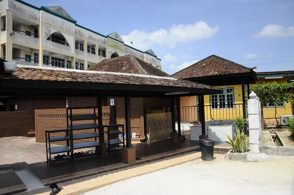 Wassing van Kampung Laut moskee op Nilam Puri Kelantan, Maleisië — Stockfoto