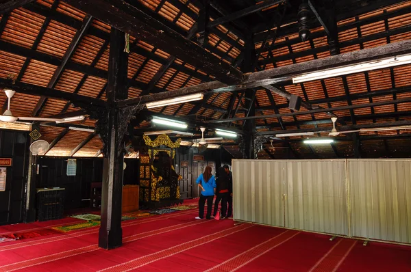 Interior de la mezquita Kampung Laut en Nilam Puri Kelantan, Malasia — Foto de Stock