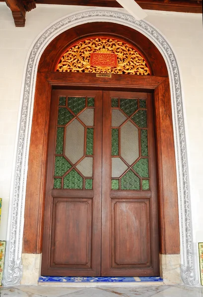 Tür der kampung kling Moschee in Malakka, Malaysia — Stockfoto