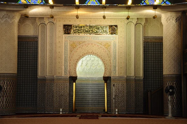 Mimbar ve Malezya ulusal Camii aka Mescidi Negara mihrap
