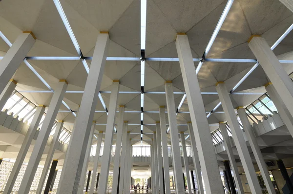 Interior de la Mezquita Nacional de Malasia alias Masjid Negara — Foto de Stock