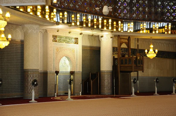 Interior de la Mezquita Nacional de Malasia, alias Masjid Negara — Foto de Stock