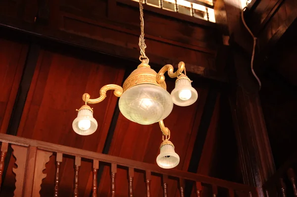 Chandelier of Peringgit Mosque in Malacca, Malaysia — Stock Photo, Image