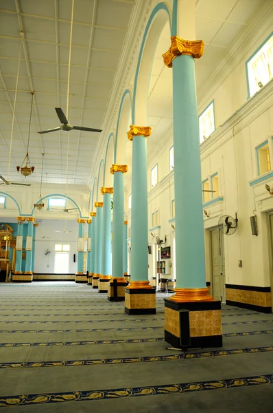 Interior de la Mezquita del Sultán Ibrahim Jamek en Muar, Johor — Foto de Stock