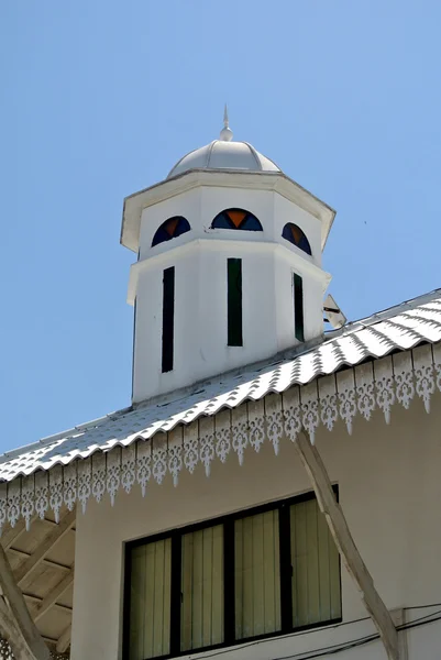 Minarete de la Mezquita Abidin en Kuala Terengganu, Malasia — Foto de Stock