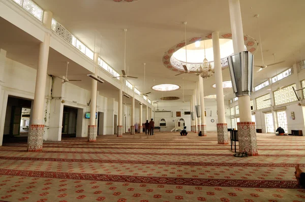 Интерьер мечети Абидин в Куала-Теренггану, Малайзия — стоковое фото