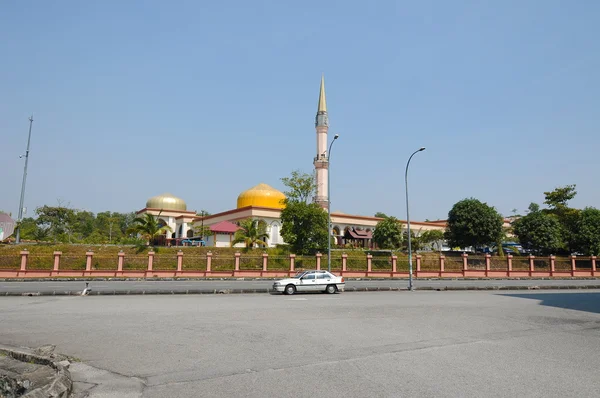 Mesquita de Putra Nilai em Nilai, Negeri Sembilan, Malásia — Fotografia de Stock