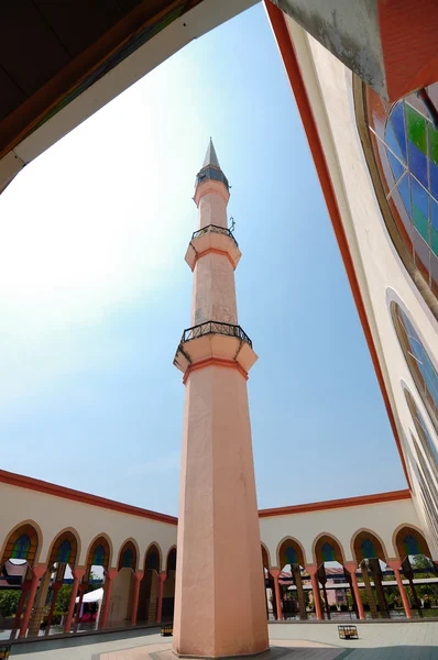 Mesquita de Putra Nilai em Nilai, Negeri Sembilan, Malásia — Fotografia de Stock