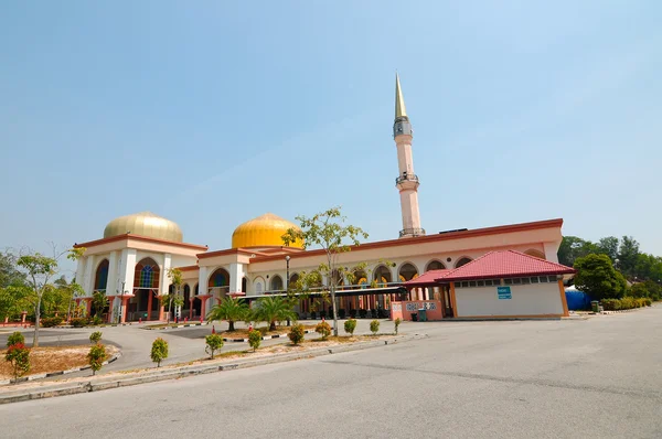 Mezquita Putra Nilai en Nilai, Negeri Sembilan, Malasia — Foto de Stock