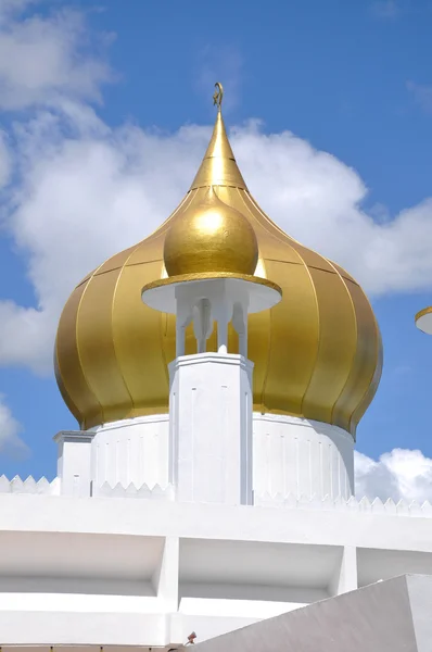 Minaret and dome of Masjid Diraja Tuanku Munawir in Negeri Sembilan — Stock Photo, Image