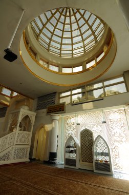 İç Crystal Camii Terengganu, Malezya