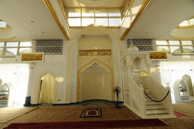 İç Crystal Camii Terengganu, Malezya