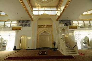 İç Crystal Camii Terengganu, Malezya
