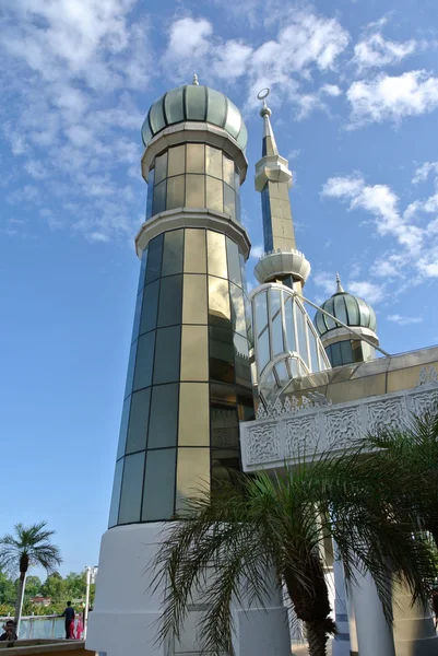 Minarete de la Mezquita de Cristal en Terengganu, Malasia — Foto de Stock