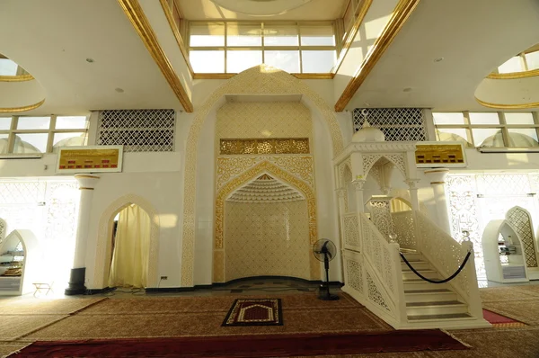İç Crystal Camii Terengganu, Malezya
