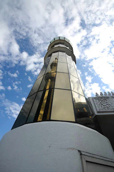 O minarete de acabamento de cristal da Mesquita de Cristal em Terengganu, Malásia — Fotografia de Stock