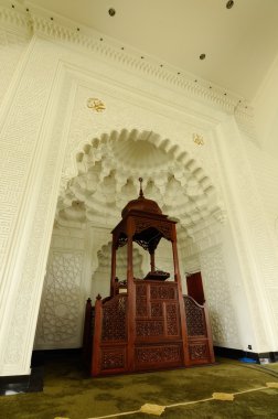 Sultan Ismail Havaalanı Camii Malezya Senai havaalanında mimbar