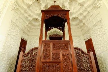 Sultan Ismail Havaalanı Camii Malezya Senai havaalanında mimbar