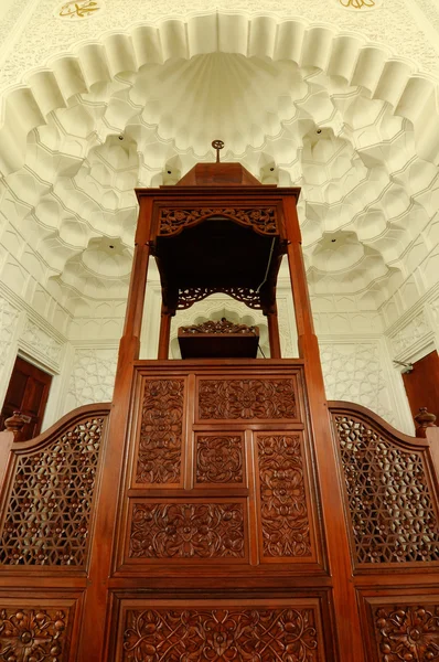 Sultan Ismail Havaalanı Camii Malezya Senai havaalanında mimbar