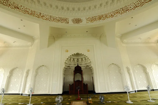 Interior de la mezquita del aeropuerto Sultan Ismail en el aeropuerto de Senai en Malasia — Foto de Stock
