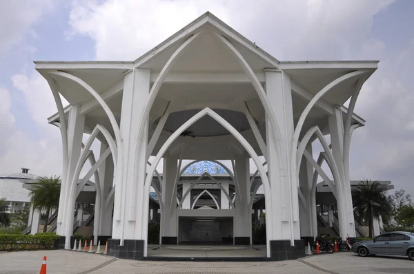 在士乃机场在马来西亚苏丹伊斯梅尔机场清真寺 — 图库照片