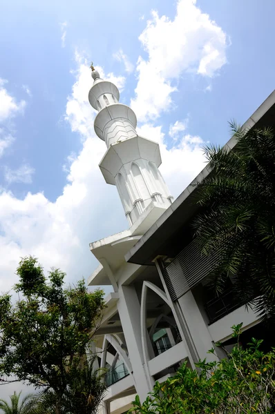 Flygplatsen Sultan Ismail moskén på Senai flygplats i Malaysia — Stockfoto