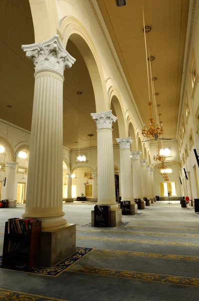 Interior of Sultan Abu Bakar State Mosque in Johor Bharu, Malaysia — Stock Photo, Image