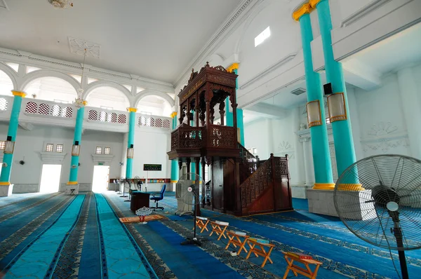 Mimbar de la Mezquita del Sultán Ismail en Muar, Johor, Malasia — Foto de Stock