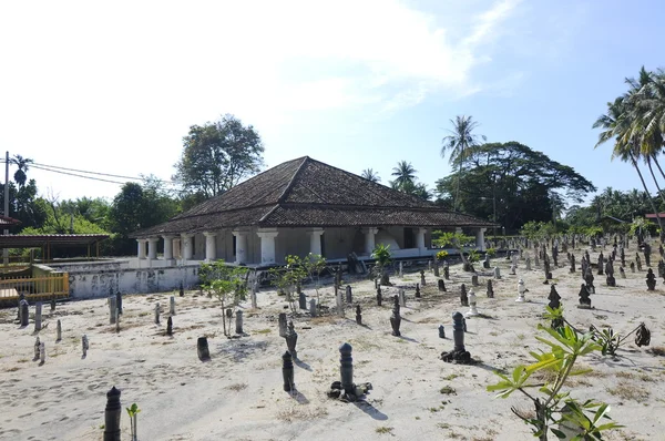 La antigua mezquita de Pengkalan Kakap en Merbok, Kedah —  Fotos de Stock
